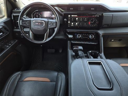 Used 2022 GMC Sierra 1500 AT4 w/ AT4 Preferred Package AWD/4WD image 17