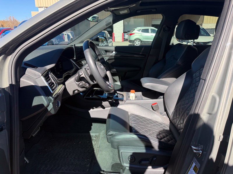 Used 2024 Audi SQ5 Premium Plus w/ Premium Plus Package AWD/4WD image 3