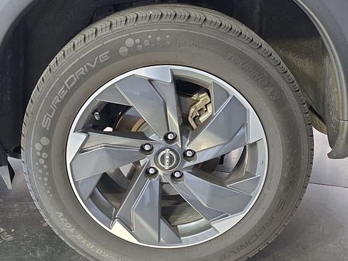Used 2024 Nissan Rogue SV FWD image 12