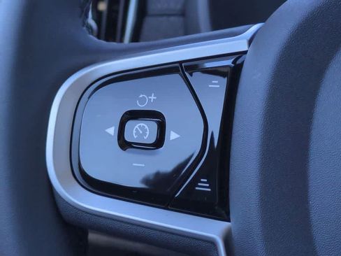 New 2026 Volvo XC90 B6 Plus w/ Protection Package Premier image 23