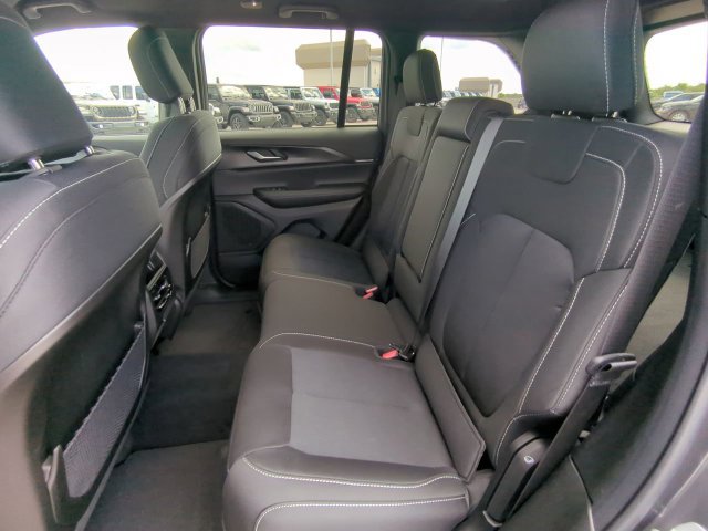 New 2026 Jeep Grand Cherokee Laredo RWD image 15