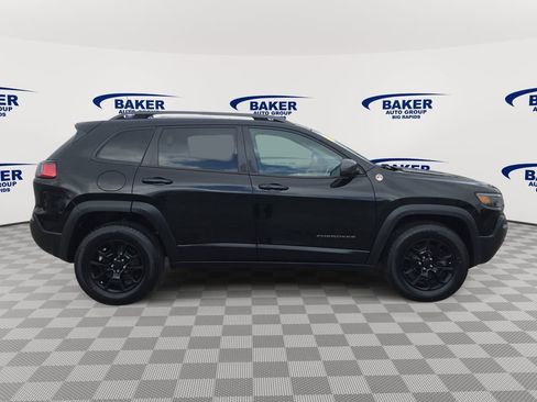Used 2020 Jeep Cherokee Trailhawk image 9