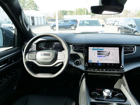 New 2026 Jeep Grand Wagoneer Limited image 22