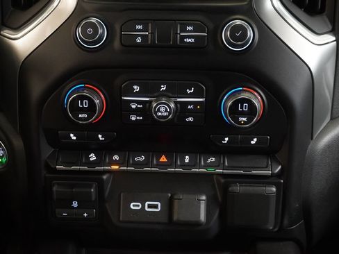 Used 2021 Chevrolet Silverado 1500 LT Trail Boss w/ Convenience Package II AWD/4WD image 21