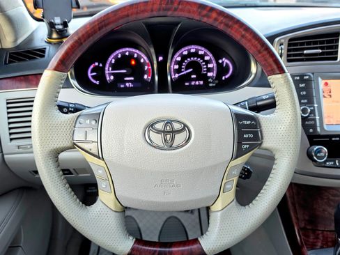 Used 2011 Toyota Avalon Limited FWD image 10