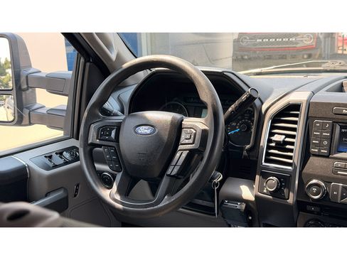 Used 2015 Ford F150 XLT AWD/4WD image 13