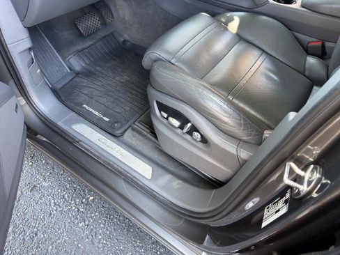 Used 2019 Porsche Cayenne AWD/4WD image 19