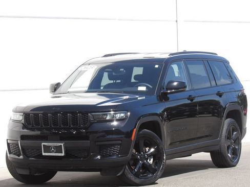 Used 2023 Jeep Grand Cherokee L Laredo AWD/4WD image 1
