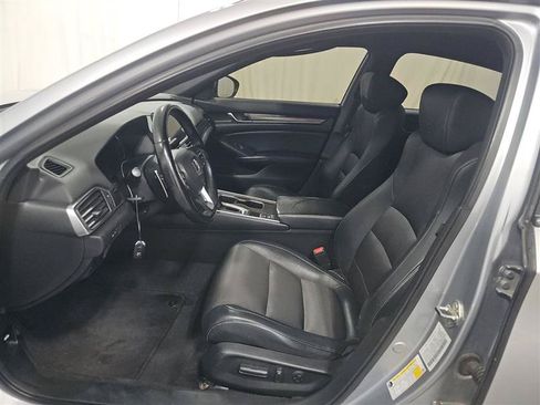 Used 2018 Honda Accord Sport image 10