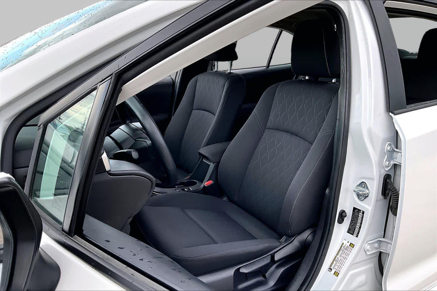 Used 2025 Toyota Corolla LE FWD image 8
