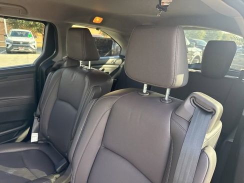 Used 2022 Honda Odyssey EX-L image 7