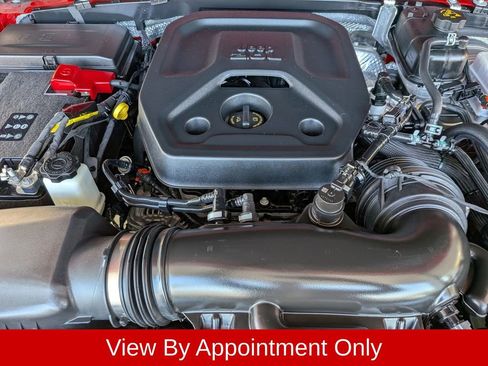Used 2025 Jeep Wrangler Unlimited Rubicon w/ Convenience Group AWD/4WD image 32