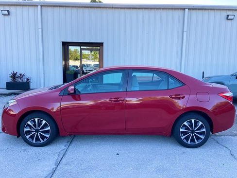 Used 2014 Toyota Corolla LE FWD image 2