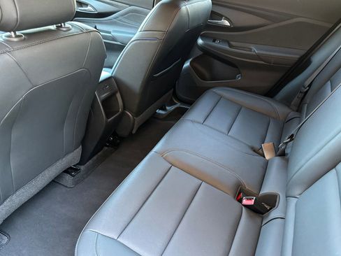 Certified 2025 Buick Envista Sport Touring image 12