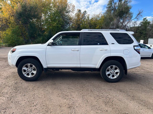 Used 2018 Toyota 4Runner SR5 AWD/4WD image 2