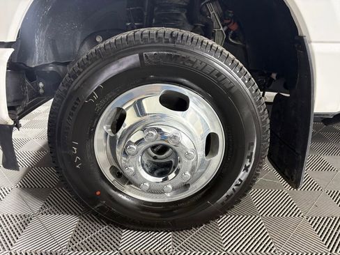 Certified 2026 Ford F350 Platinum w/ Platinum Plus Package image 12