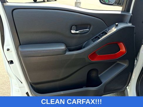 Used 2023 Nissan Frontier PRO-4X w/ Technology Package AWD/4WD image 15