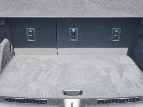 Used 2022 Cadillac XT4 Sport w/ Enhanced Visibility Package image 39