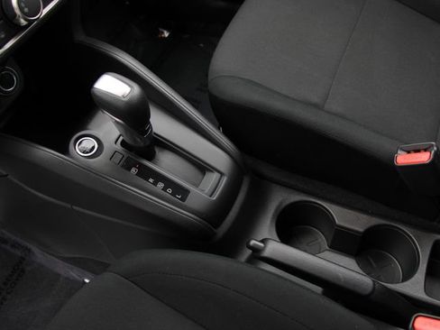 Certified 2025 Nissan Kicks Play S FWD image 21