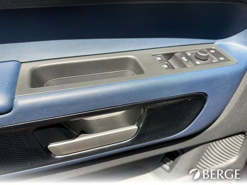 Used 2025 Volkswagen ID. Buzz Pro S Plus RWD image 25