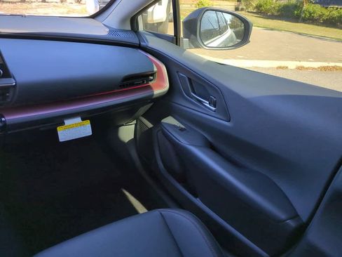 New 2026 Toyota Prius Plug-In Hybrid FWD image 16
