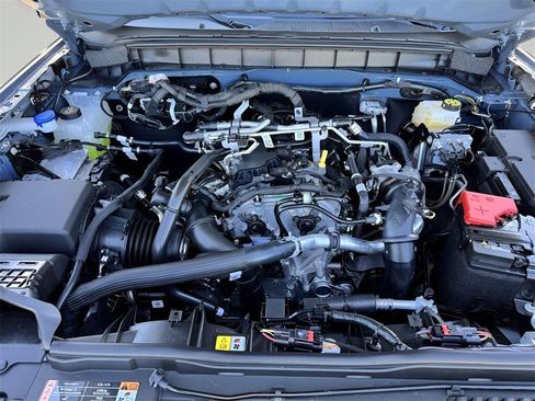 New 2025 Ford Bronco Outer Banks image 9