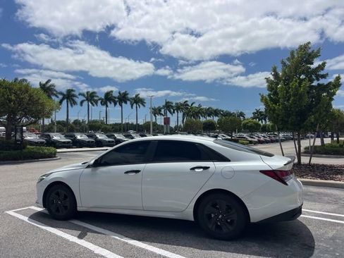 Used 2022 Hyundai Elantra SEL w/ Convenience Package image 14