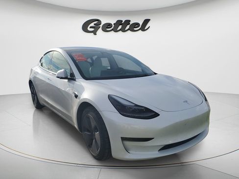 Used 2023 Tesla Model 3 Standard Range RWD image 2