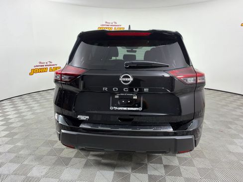 New 2026 Nissan Rogue SV FWD image 4