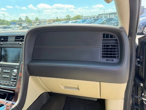 Used 2015 Lincoln Navigator L 4WD w/ Equipment Group 101A Reserve image 37