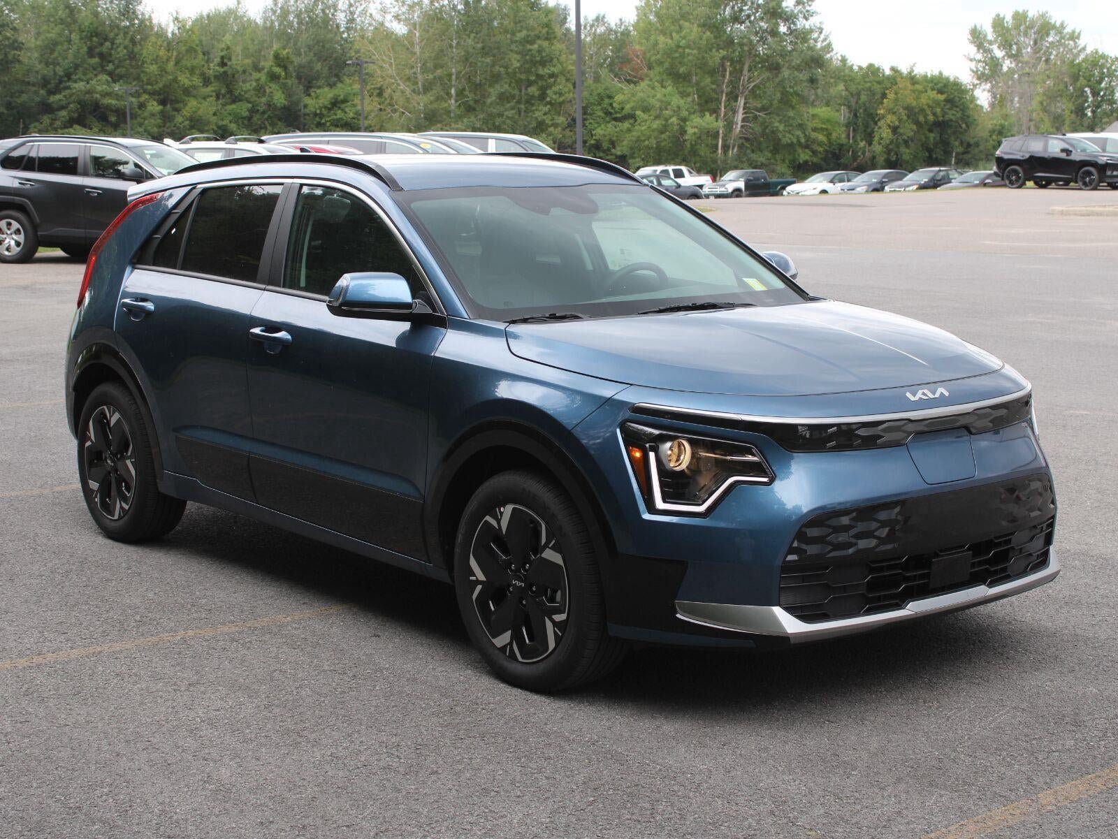 New 2026 Kia Niro Wind FWD image 3