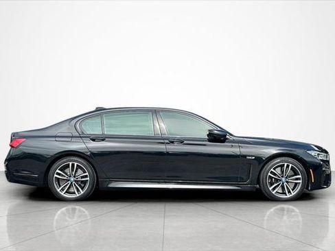 Used 2022 BMW 745e xDrive w/ M Sport Package AWD/4WD image 6