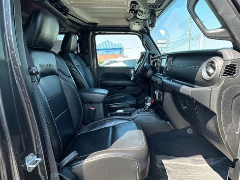 Used 2018 Jeep Wrangler Unlimited Sahara image 15