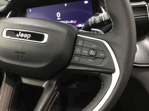 Used 2024 Jeep Grand Cherokee L Altitude AWD/4WD image 40