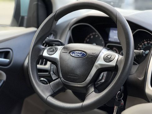 Used 2012 Ford Focus SE FWD image 17