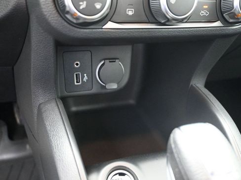 Used 2025 Nissan Kicks Play S image 21