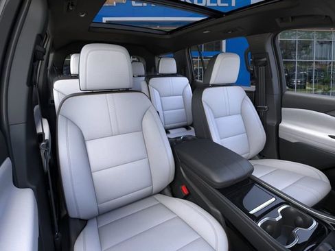 New 2026 Chevrolet Traverse High Country image 16