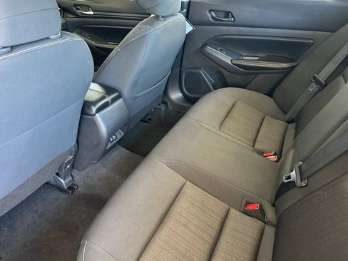 Used 2025 Nissan Altima 2.5 SV FWD image 12