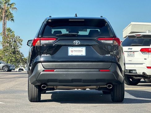 Used 2025 Toyota RAV4 XLE FWD image 4