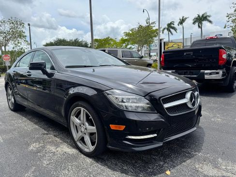 Used 2014 Mercedes-Benz CLS 550 4MATIC w/ Sport Package image 2