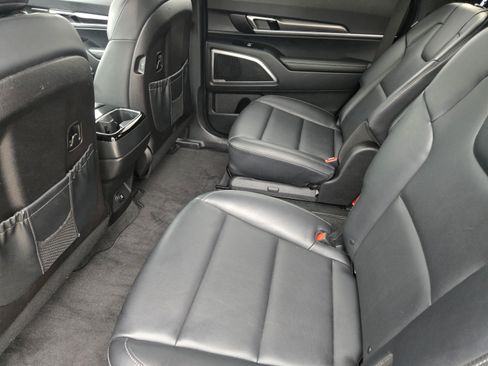 Used 2025 Kia Telluride S FWD image 27