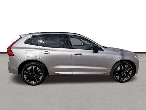 Used 2026 Volvo XC60 B5 Plus AWD/4WD image 4