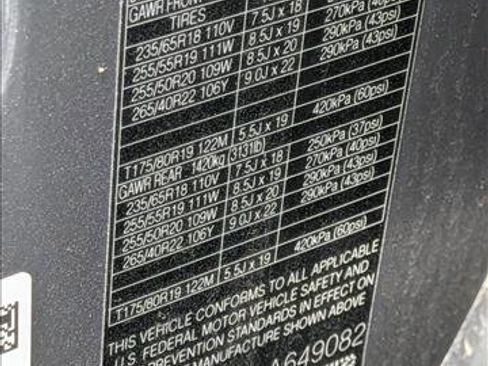 Used 2020 Jaguar F-PACE Premium image 22