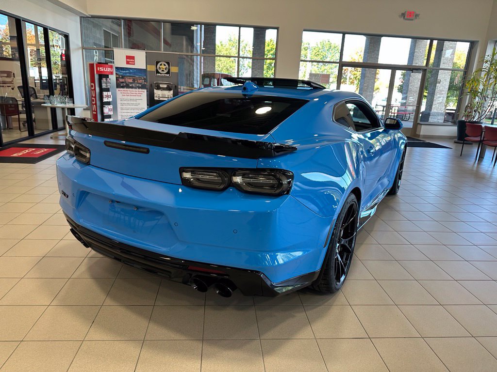 Used 2022 Chevrolet Camaro ZL1 RWD image 5