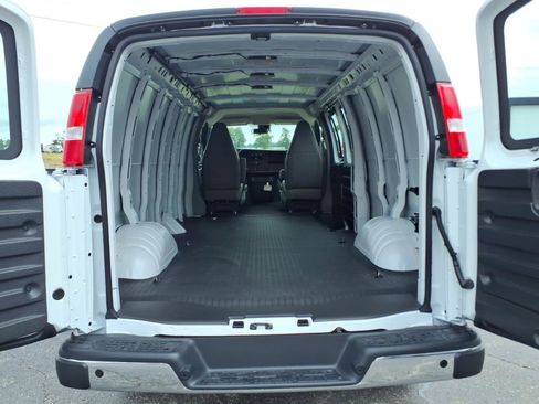 New 2026 Chevrolet Express 2500 Extended w/ Driver Convenience Package RWD image 10