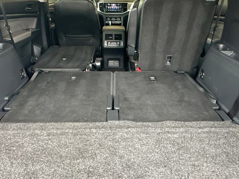 Used 2021 Volkswagen Atlas SEL Premium image 17