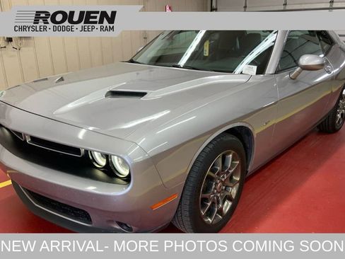 Used 2017 Dodge Challenger GT image 1