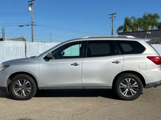 Used 2017 Nissan Pathfinder SV AWD/4WD video 2