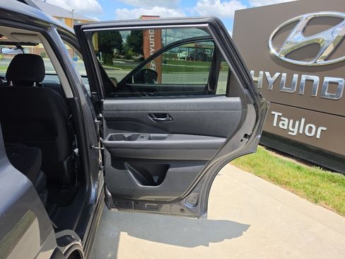 Used 2025 Nissan Pathfinder SV AWD/4WD image 16