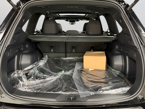 New 2026 Subaru Forester Premium image 9